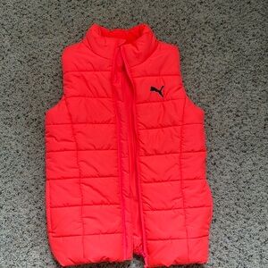 Puma girls puffer vest in neon orange!